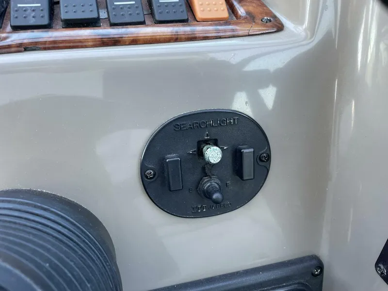 Slide: The Image of Rinker Express Cruiser 2006 - 3900583