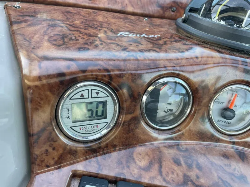 Slide: The Image of Rinker Express Cruiser 2006 - 3900587