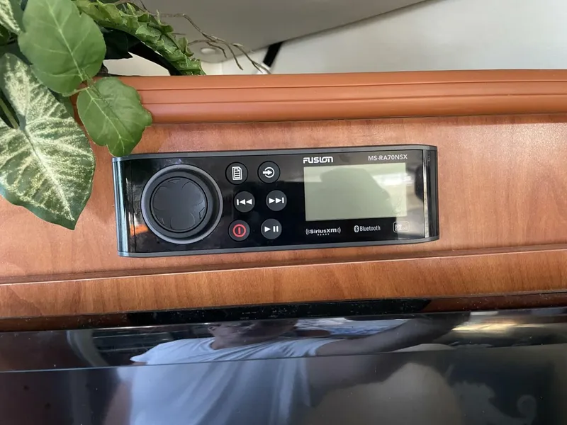 Slide: The Image of Rinker Express Cruiser 2006 - 3900605