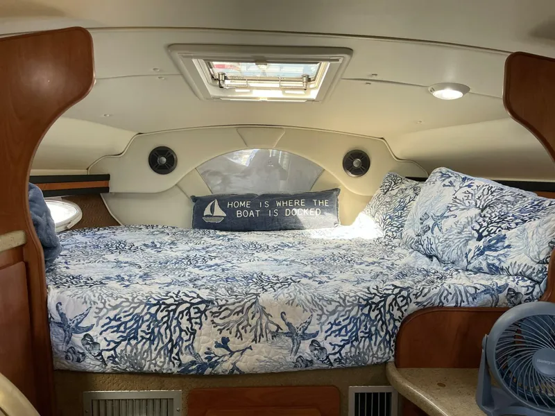 Slide: The Image of Rinker Express Cruiser 2006 - 3900612