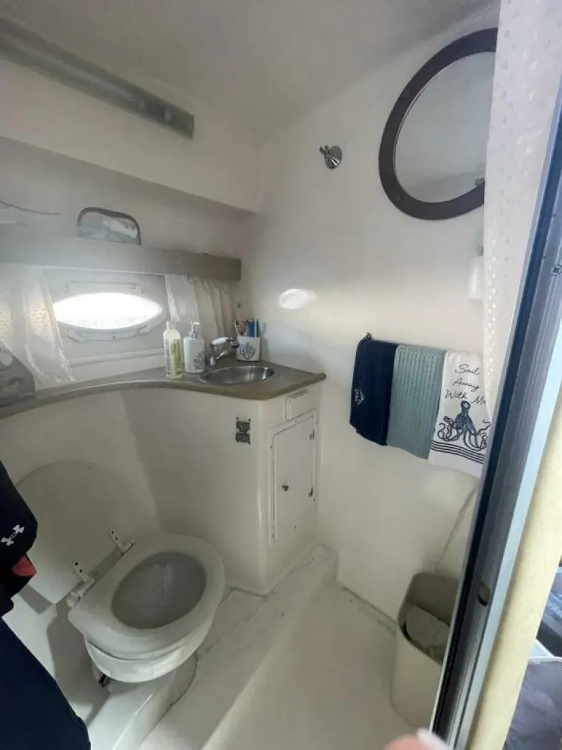 Slide: The Image of Rinker Express Cruiser 2006 - 3900607