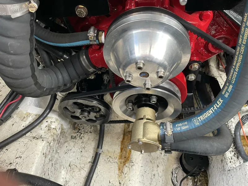 Slide: The Image of Rinker Express Cruiser 2006 - 3900637