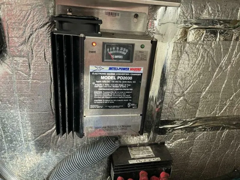 Slide: The Image of Rinker Express Cruiser 2006 - 3900619