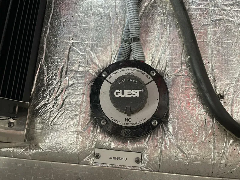 Slide: The Image of Rinker Express Cruiser 2006 - 3900622