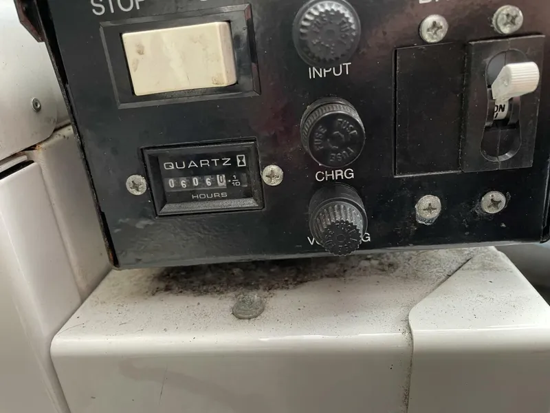 Slide: The Image of Rinker Express Cruiser 2006 - 3900547