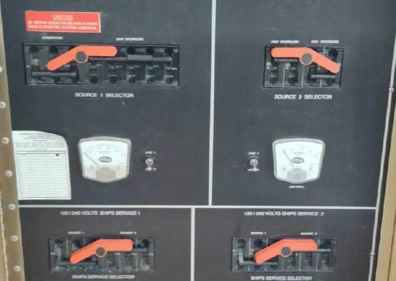 Slide: The Image of Hatteras 50' Sport Deck 1996 - 3901255