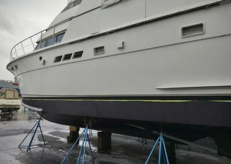 Slide: The Image of Hatteras 50' Sport Deck 1996 - 3901220