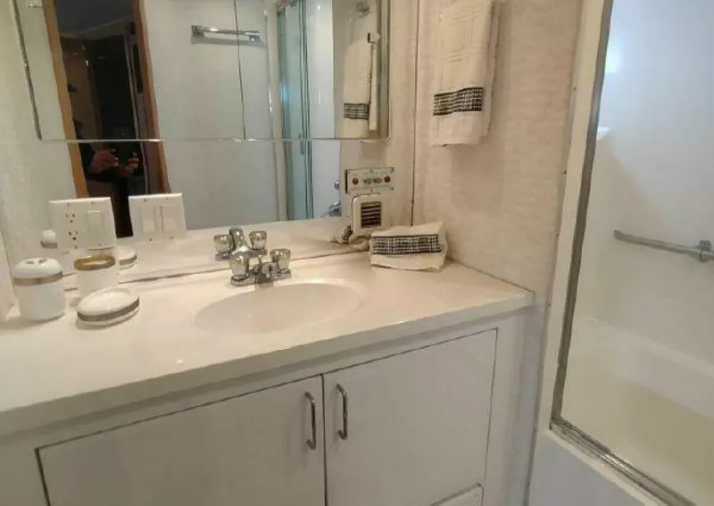 Slide: The Image of Hatteras 50' Sport Deck 1996 - 3901294