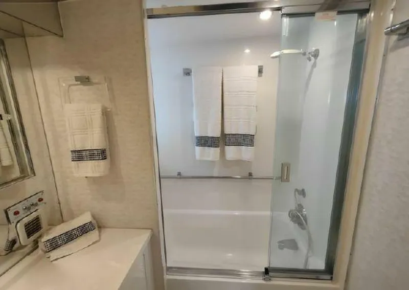 Slide: The Image of Hatteras 50' Sport Deck 1996 - 3901298