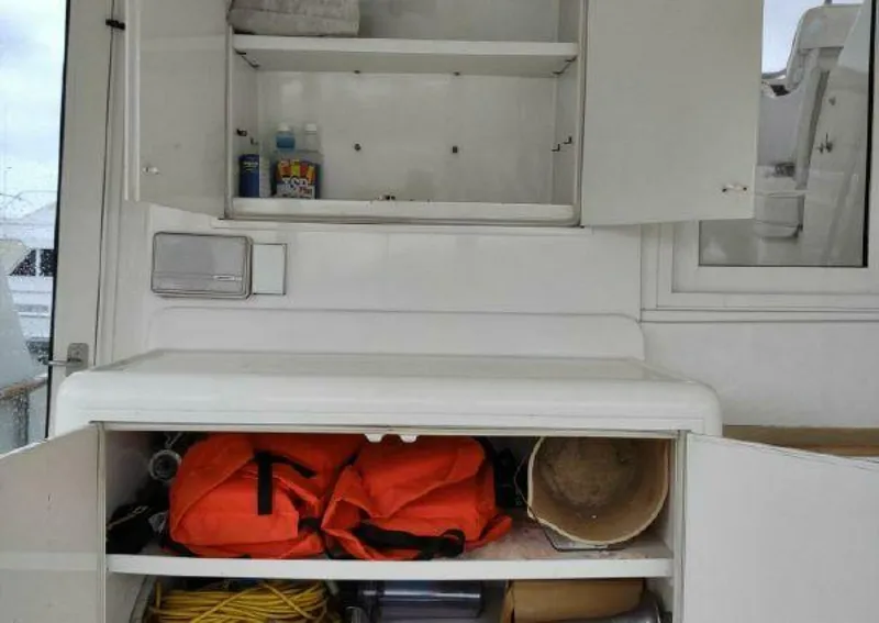 Slide: The Image of Hatteras 50' Sport Deck 1996 - 3901323