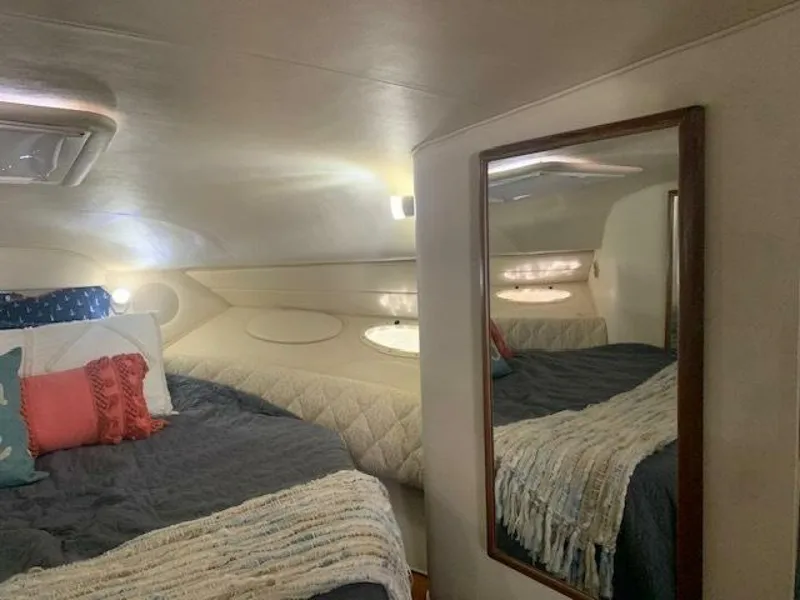 Slide: The Image of Starboard Side V-Berth - 3903955