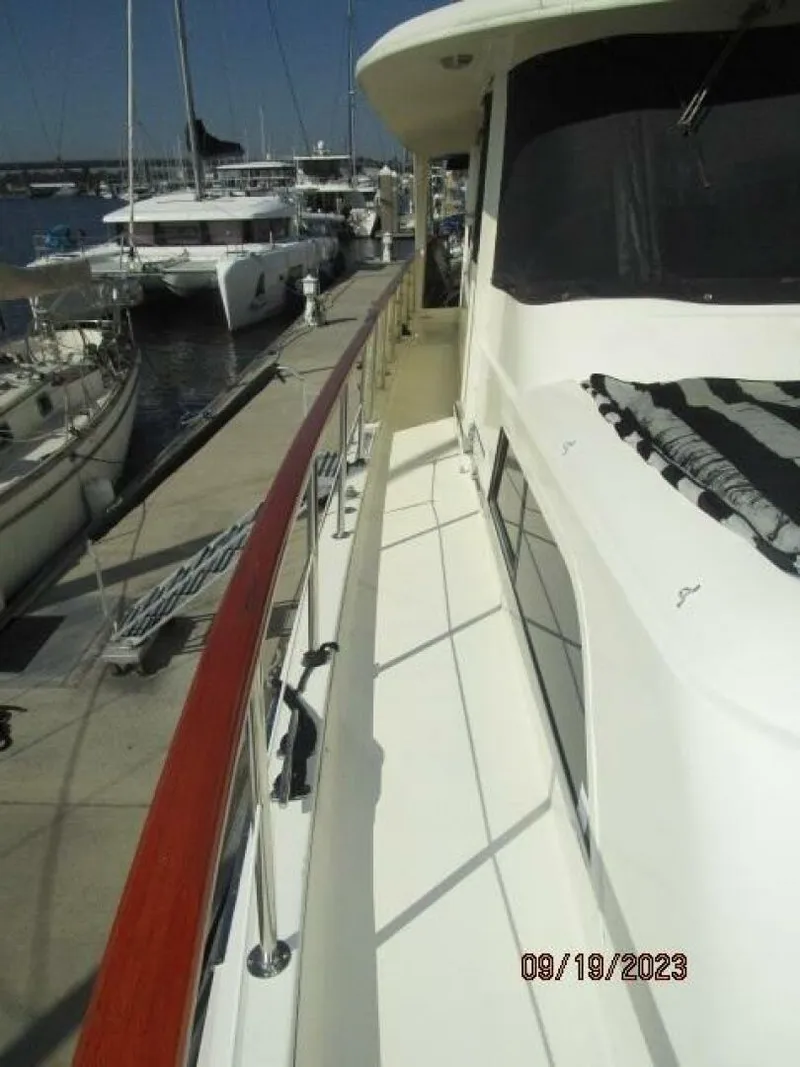 Slide: The Image of 63' Hatteras starboard side deck1 - 3904628