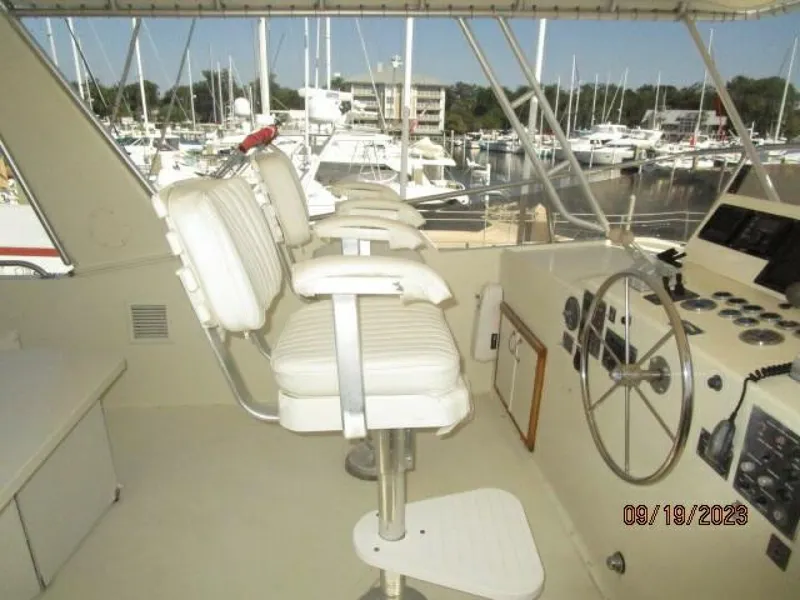 Slide: The Image of 63' Hatteras flybridge port - 3904559