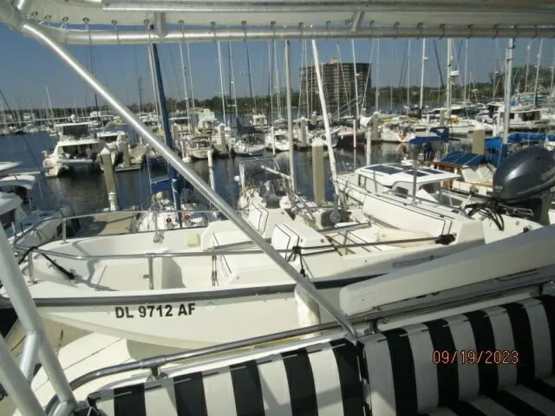 Slide: The Image of 63' Hatteras tender - 3904631