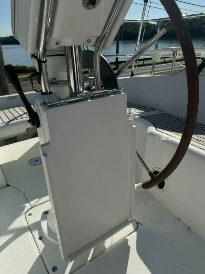 Slide: The Image of Beneteau 323 2008 - 4495557