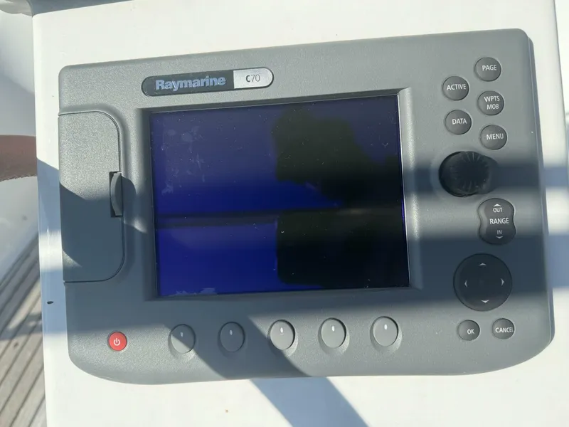 Slide: The Image of Beneteau 323 2008 - 4495543