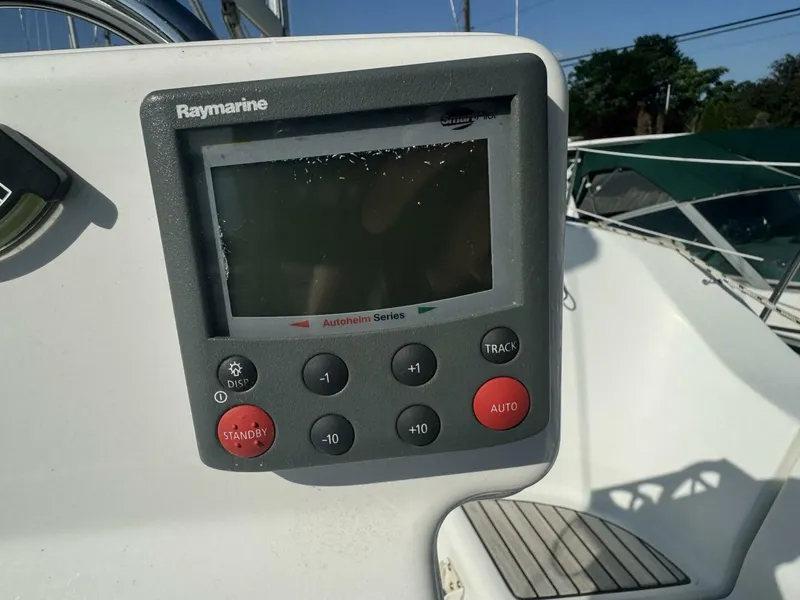 Slide: The Image of Beneteau 323 2008 - 4495545