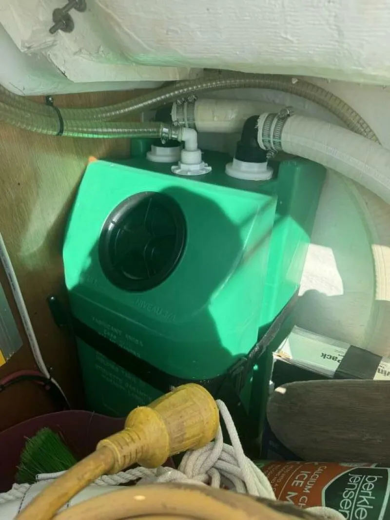 Slide: The Image of Beneteau 323 2008 - 4495551