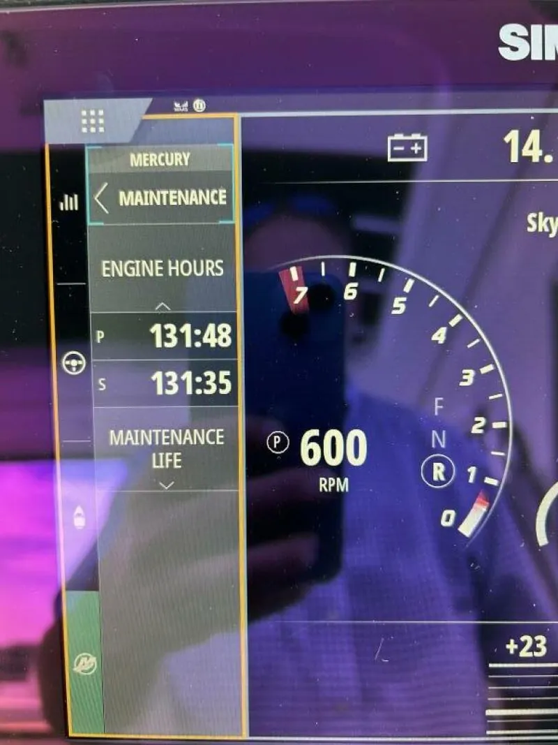 Slide: The Image of 2021 320 Sundancer - Moor To Sea - Engine Hours - 3934952