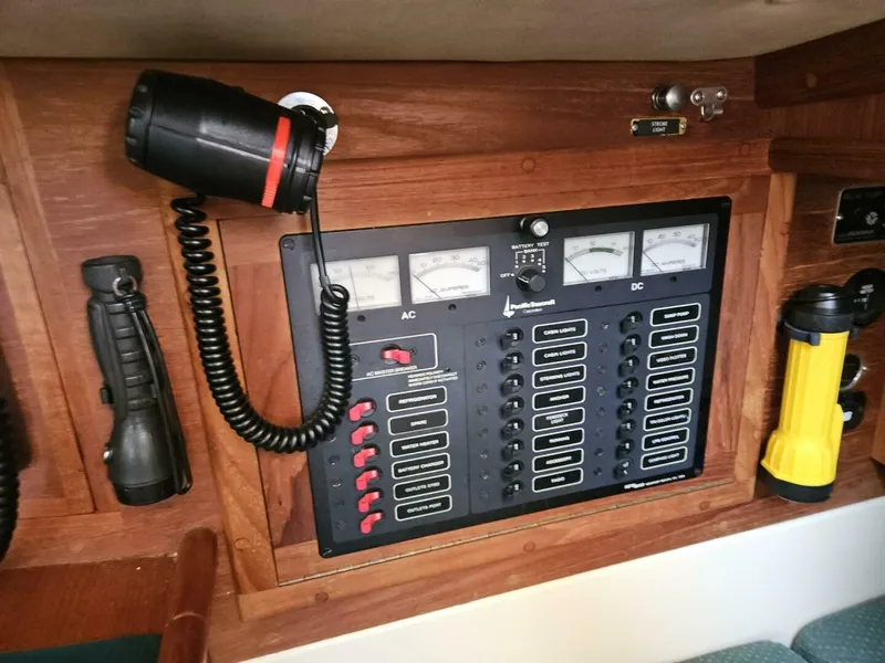 Slide: The Image of Pacific Seacraft 34 1994 - 3917526