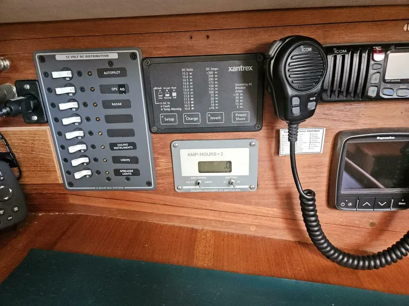 Slide: The Image of Pacific Seacraft 34 1994 - 3917533