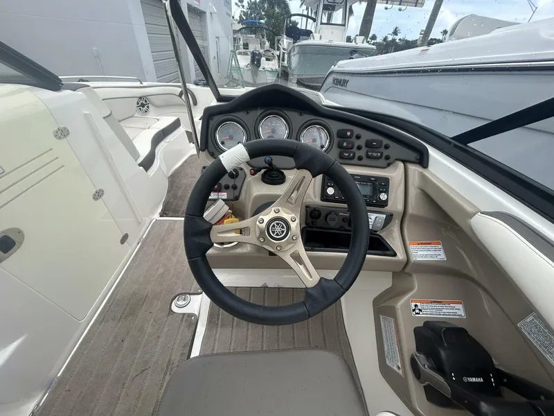 Slide: The Image of Yamaha 242 Limited 2014 - 3917451