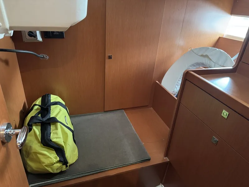 Slide: The Image of Beneteau Oceanis 45 2017 - 6286193