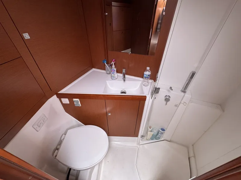 Slide: The Image of Beneteau Oceanis 45 2017 - 6286165