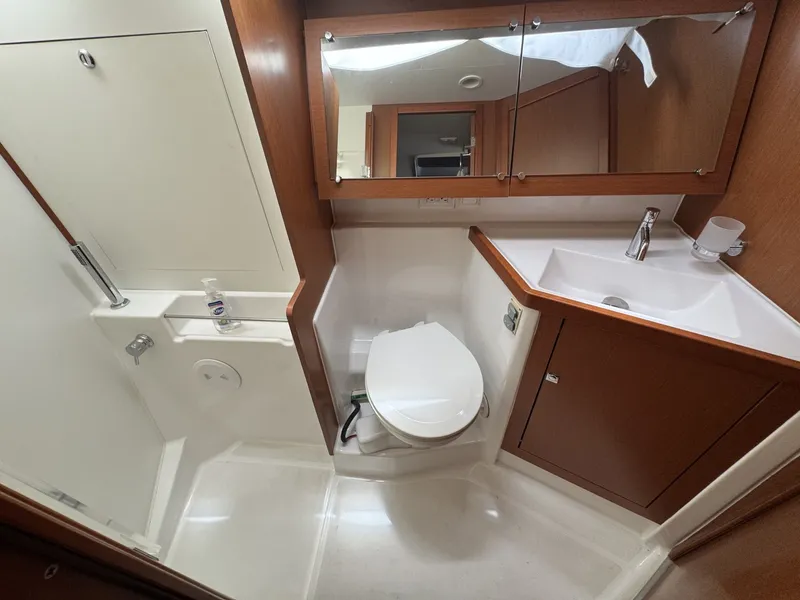 Slide: The Image of Beneteau Oceanis 45 2017 - 6286195