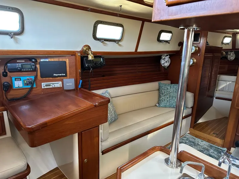 Slide: The Image of Pacific Seacraft Crealock 37 1998 - 3927937