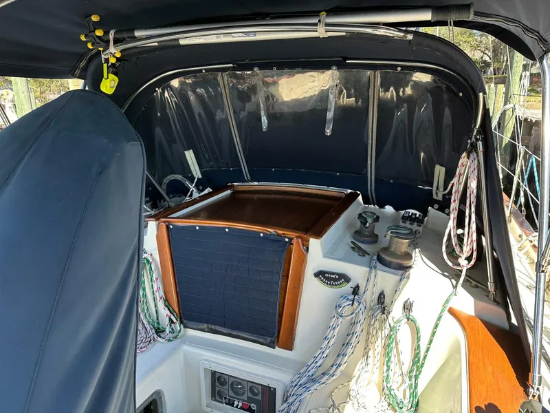 Slide: The Image of Pacific Seacraft Crealock 37 1998 - 3927923