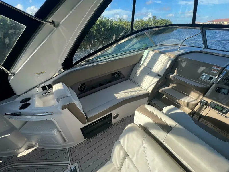 Slide: The Image of Regal 28 Express-Seating 2018 Regal 28 Express - 7654786