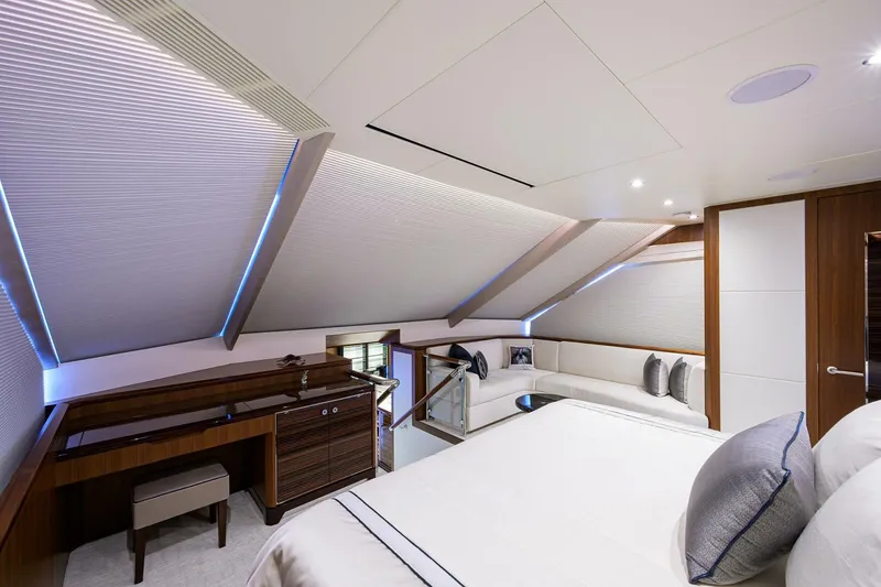 Slide: The Image of Ocean Alexander 100 Zephyr-Master Stateroom 2019 Ocean Alexander 100 Motor Yacht-Zephyr - 3930515