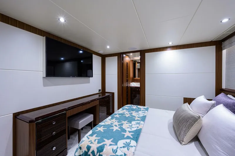 Slide: The Image of Ocean Alexander 100 Zephyr-Port Guest Stateroom 2019 Ocean Alexander 100 Motor Yacht-Zephyr - 3930545