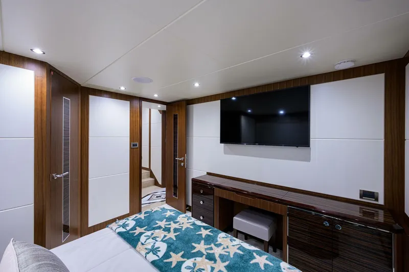 Slide: The Image of Ocean Alexander 100 Zephyr-Port Guest Stateroom 2019 Ocean Alexander 100 Motor Yacht-Zephyr - 3930550