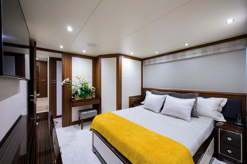 Slide: The Image of Ocean Alexander 100 Zephyr-Stbd Guest Stateroom 2019 Ocean Alexander 100 Motor Yacht-Zephyr - 3930570