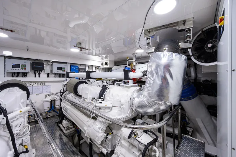 Slide: The Image of Ocean Alexander 100 Zephyr-Engine Room 2019 Ocean Alexander 100 Motor Yacht-Zephyr - 3930723