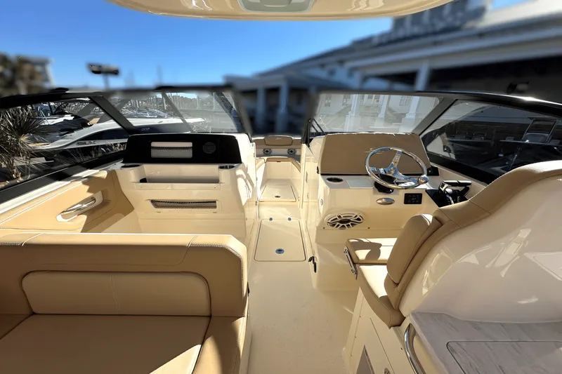 Slide: The Image of Scout 277 Dorado 2025 - 14