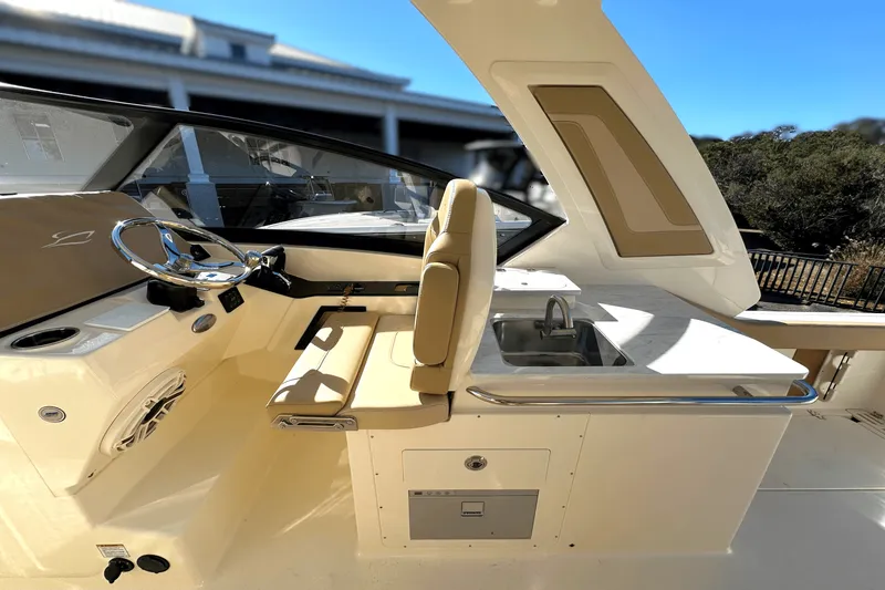 Slide: The Image of Scout 277 Dorado 2025 - 17