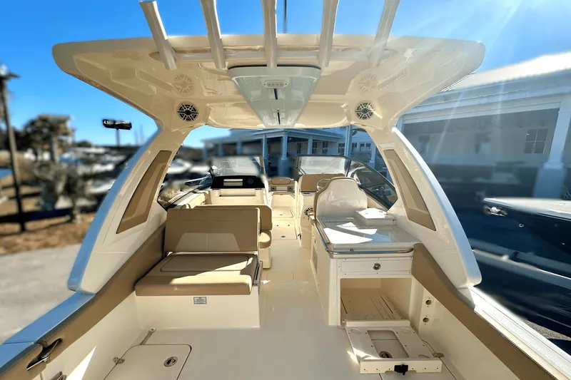 Slide: The Image of Scout 277 Dorado 2025 - 4