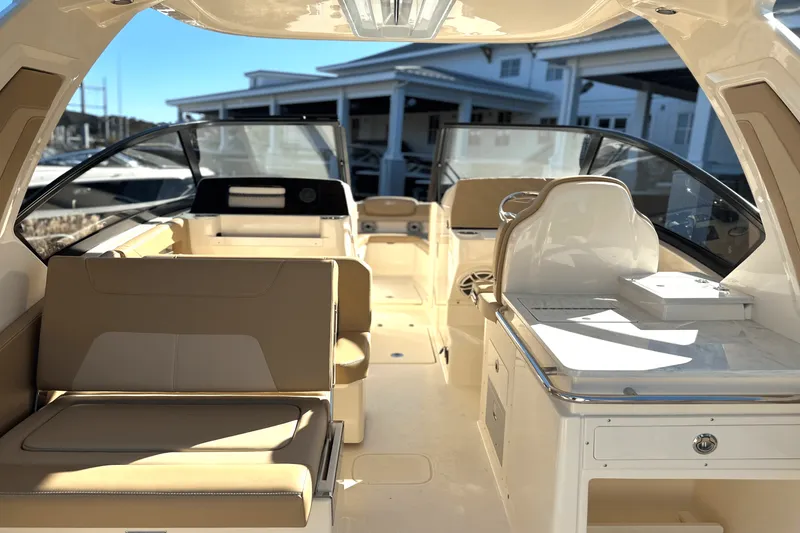 Slide: The Image of Scout 277 Dorado 2025 - 9