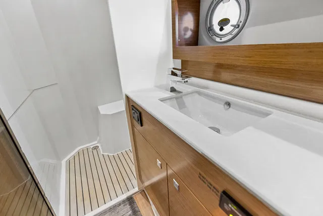 Slide: The Image of Cruisers 54 Cantius 2019 - 70
