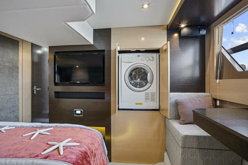 Slide: The Image of Cruisers Yachts 54 Cantius 2019 - 3933781