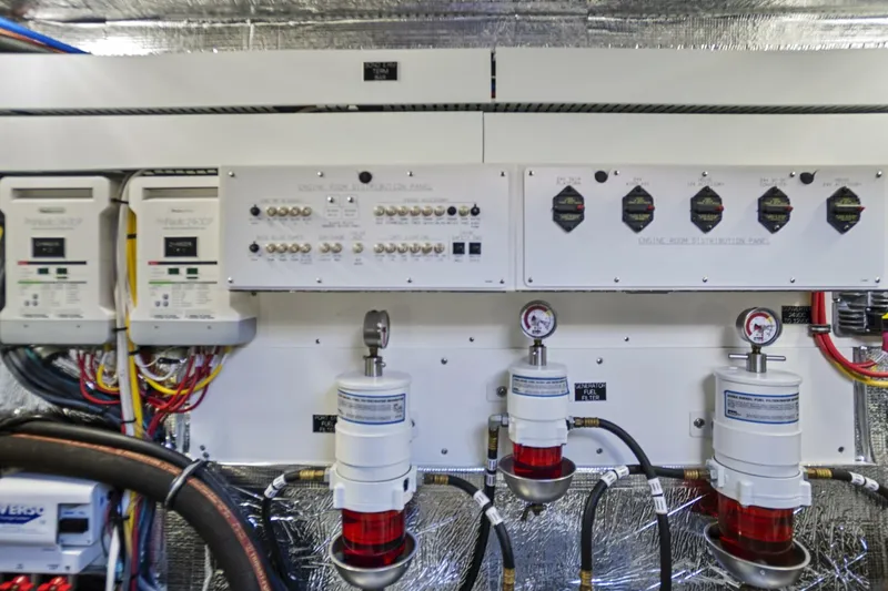 Slide: The Image of Cruisers Yachts 54 Cantius 2019 - 3933790