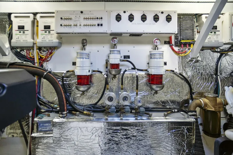 Slide: The Image of Cruisers Yachts 54 Cantius 2019 - 3933793