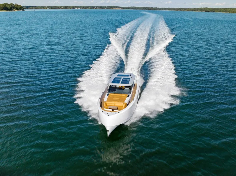 Slide: The Image of Vanquish 45 T Top 2021 - 3934994