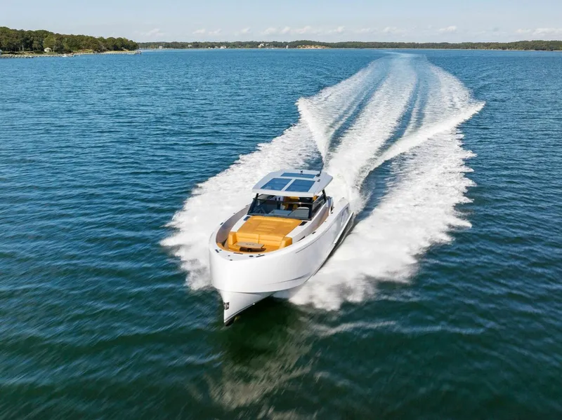 Slide: The Image of Vanquish 45 T Top 2021 - 3934995