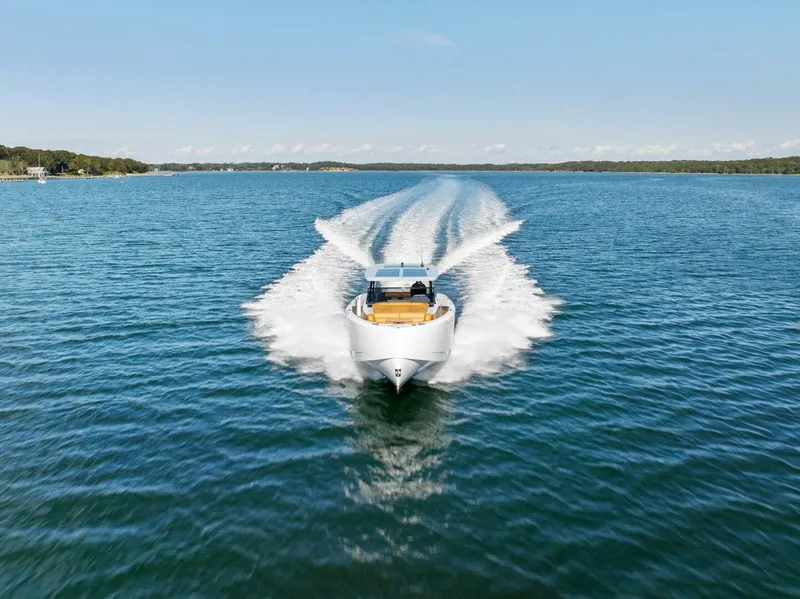 Slide: The Image of Vanquish 45 T Top 2021 - 3934996