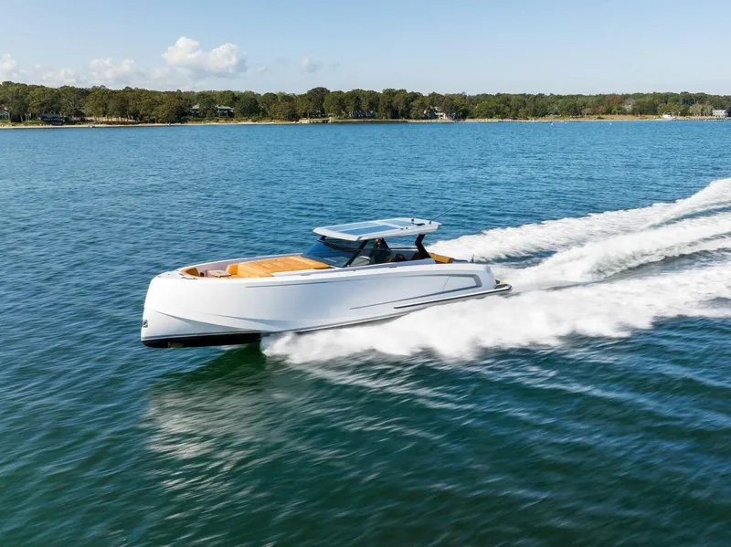 Slide: The Image of Vanquish 45 T Top 2021 - 3934997