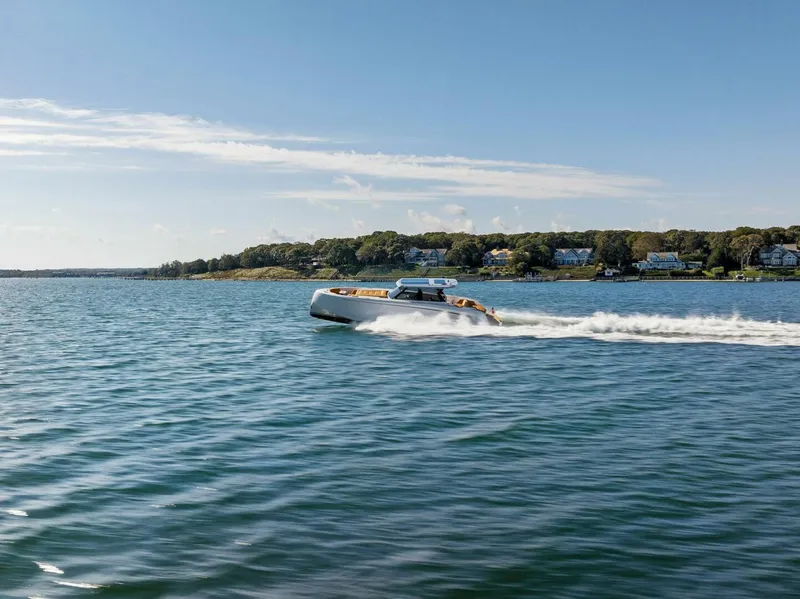 Slide: The Image of Vanquish 45 T Top 2021 - 3934998